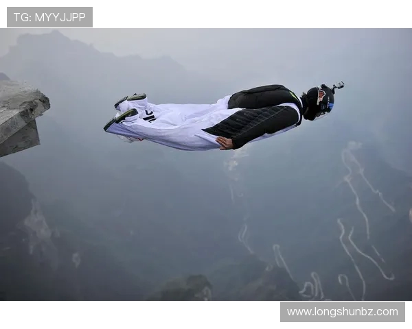 极限运动与人生哲学的交汇点:杨磊的深度对话与探索之旅