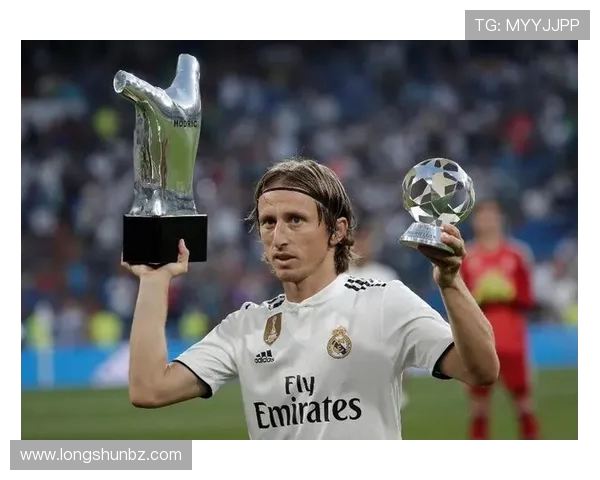 谢什科的传奇人生与足球梦想:从草根到顶尖球员的奋斗历程